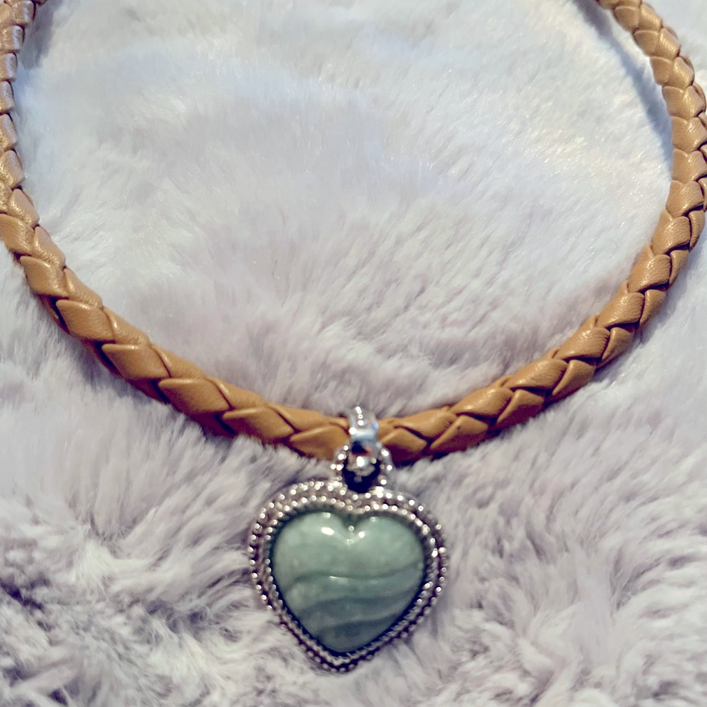 Judith Ripka Sterling Silver Leather ChokerNecklace With Jade Heart Pendant 175$